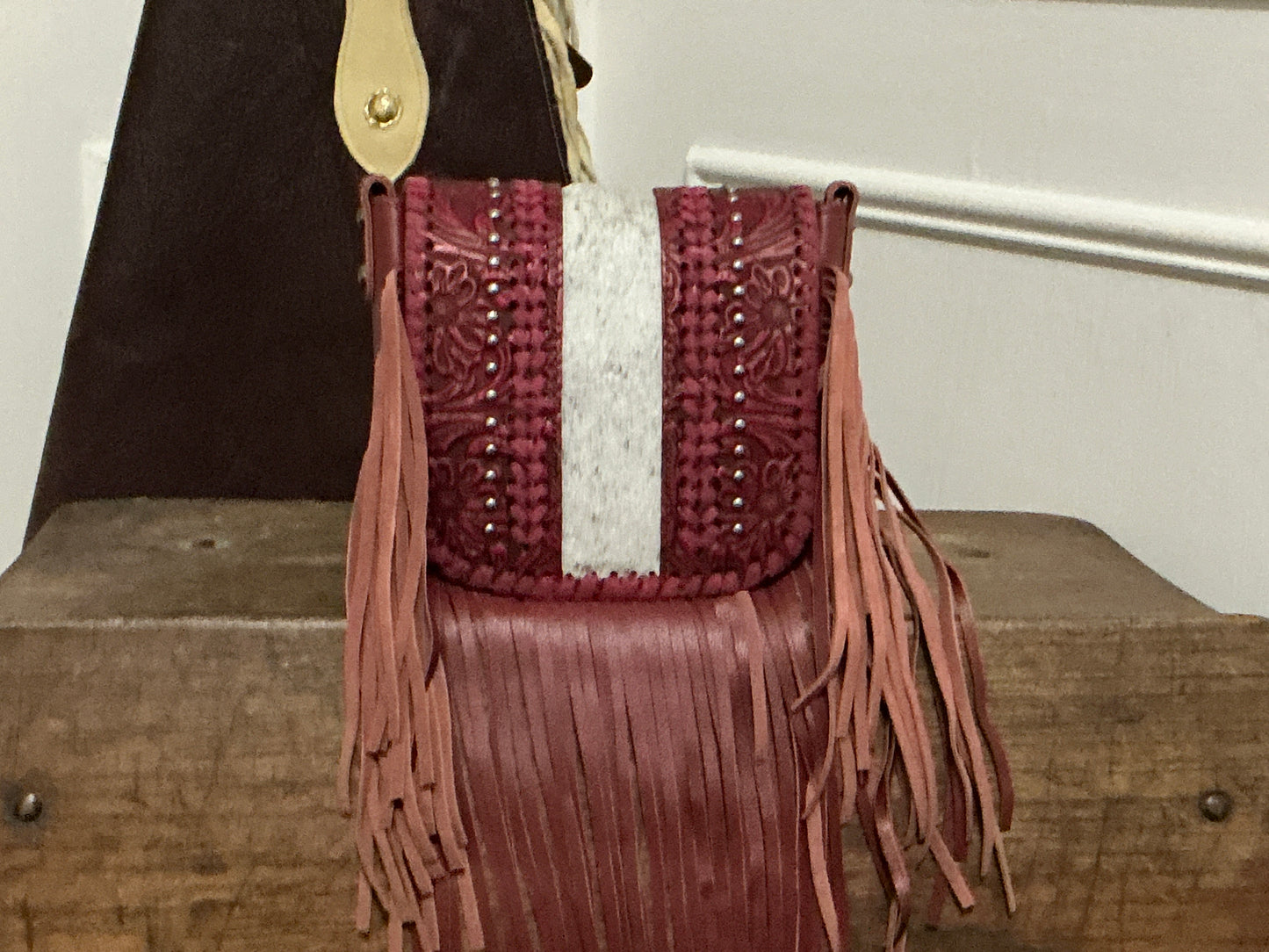 MONTANA WEST GENUINE LEATHER TOOLED FRINGE CROSSBODY